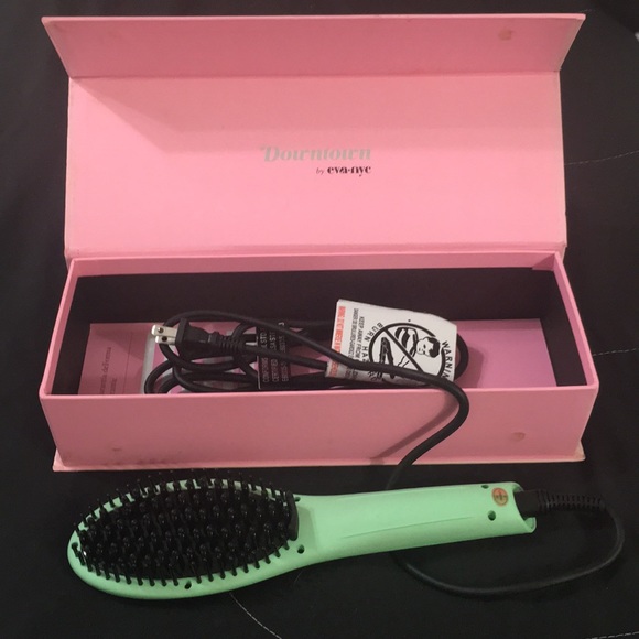 Downtown by eva-nyc Heated Straightening Brush - Picture 3 of 4